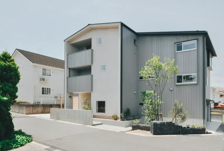 縦の空間で、家族がつながる家